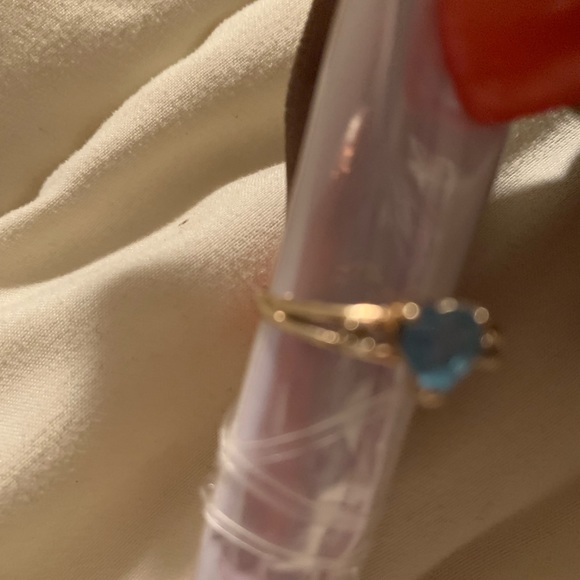 Beautiful light blue 14k heart ring - Picture 4 of 5